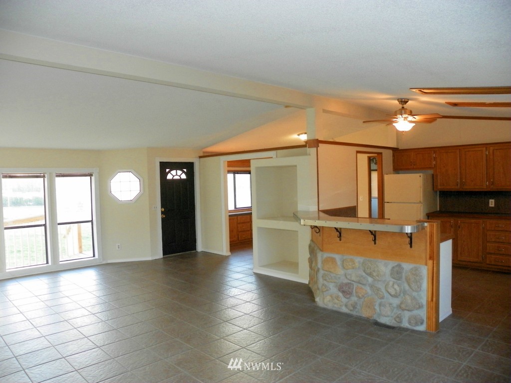 4636 176th Avenue Southwest Rochester, WA 98579 - Photo 3 of 25