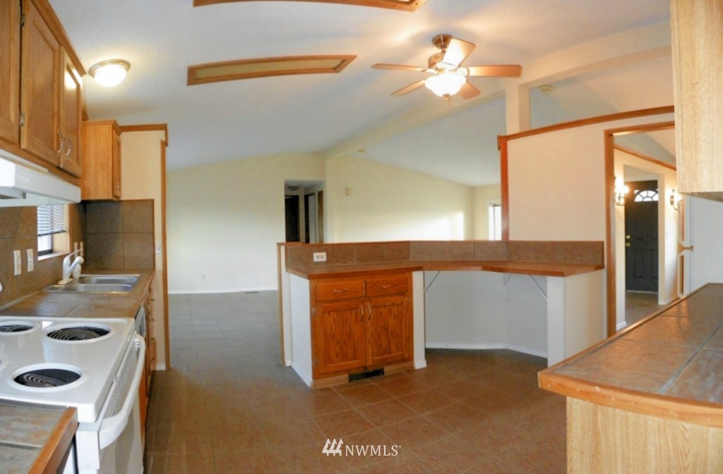 4636 176th Avenue Southwest Rochester, WA 98579 - Photo 6 of 25