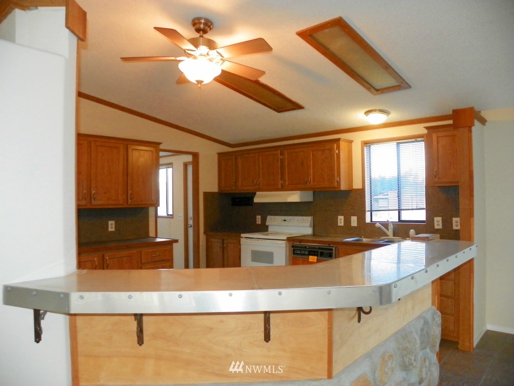 4636 176th Avenue Southwest Rochester, WA 98579 - Photo 7 of 25