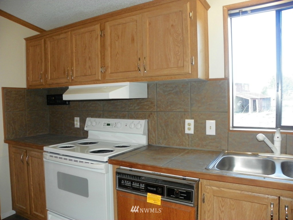 4636 176th Avenue Southwest Rochester, WA 98579 - Photo 8 of 25
