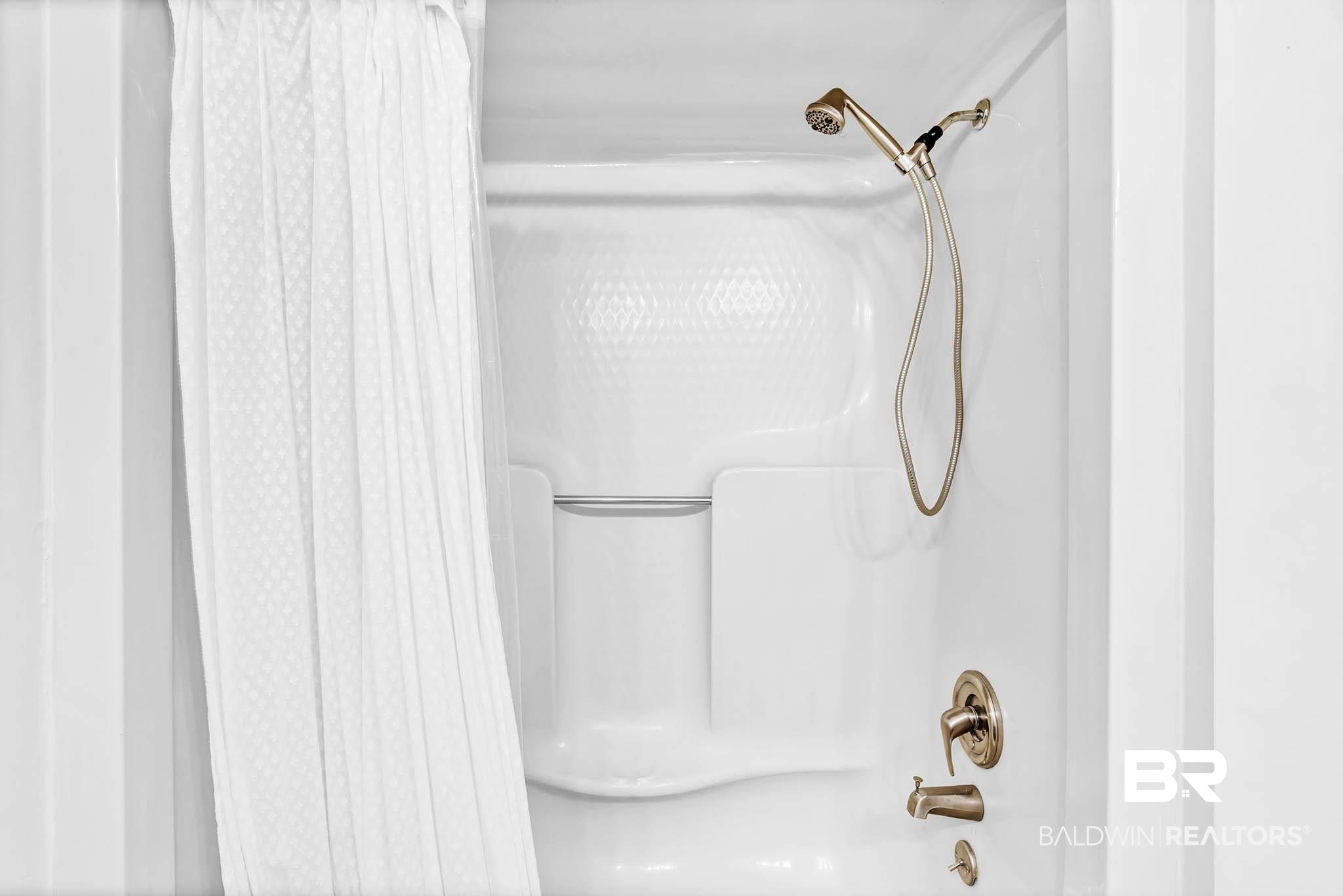 332 Ridgewood Drive Daphne, AL 36526 - Photo 25 of 48 Bathroom view of shower / tub combo