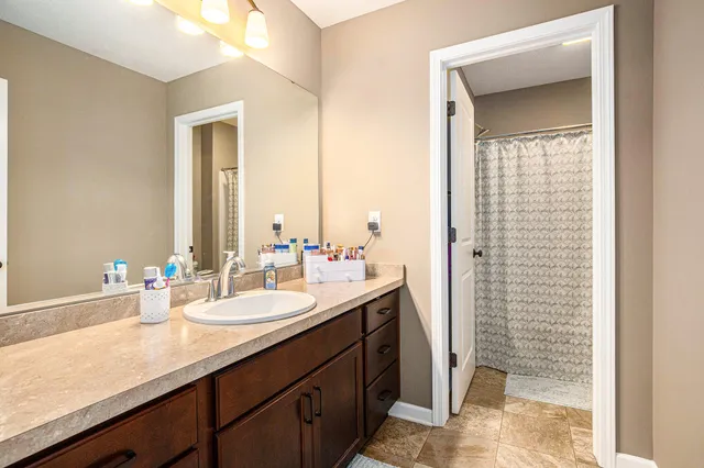 $485,000 | 5834 Nile Drive Southwest, Unit 129, Wyoming, MI 49418