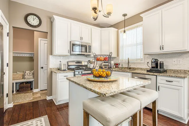 $485,000 | 5834 Nile Drive Southwest, Unit 129, Wyoming, MI 49418