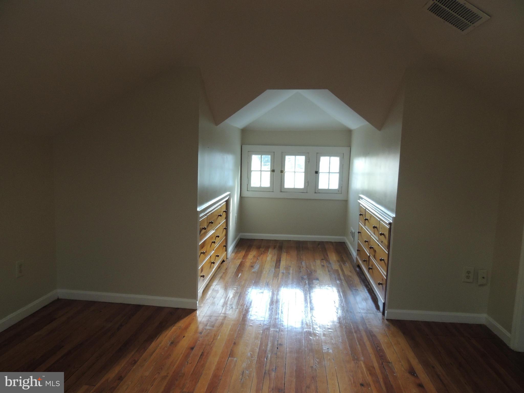507 Academy Road Baltimore, MD 21228 - Photo 14 of 26 Bedroom (Master)