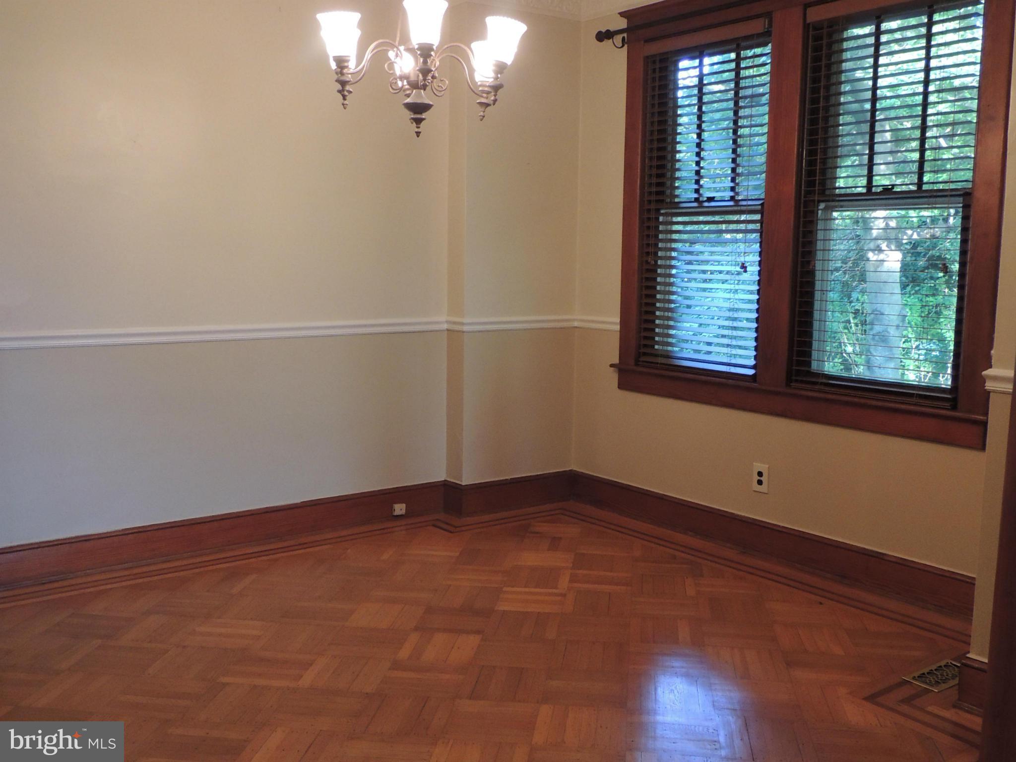 507 Academy Road Baltimore, MD 21228 - Photo 6 of 26 Dining Room