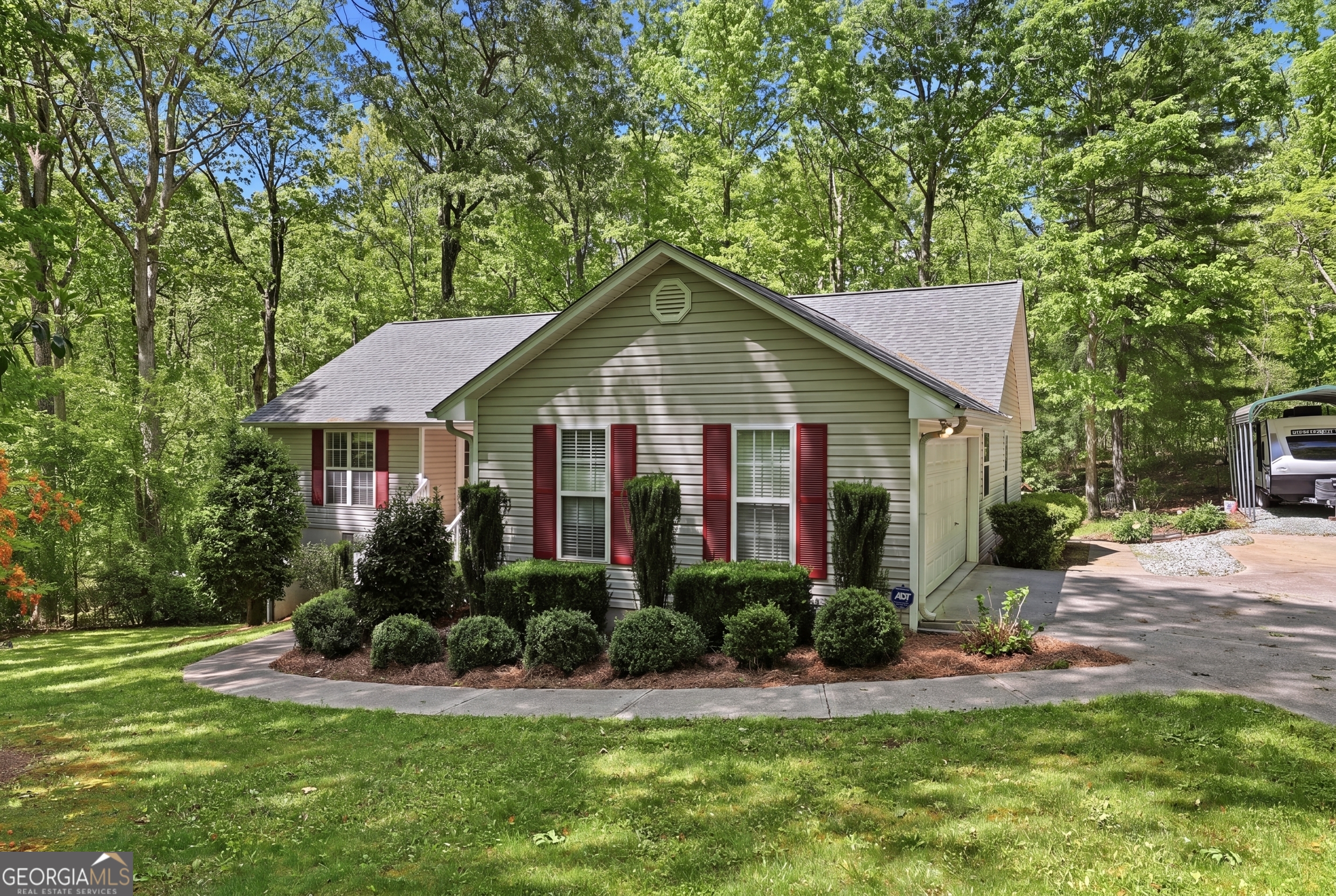 318 Heather Way Cleveland, GA 30528 - Photo 2 of 33