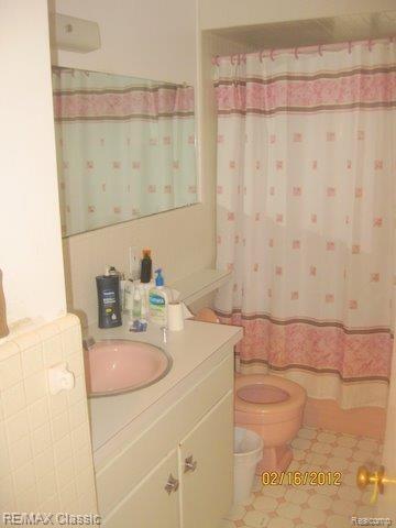 5221 Chase Road Dearborn, MI 48126 - Photo 4 of 10 Chase 5221 BPO 2-16-12 ra (10).J