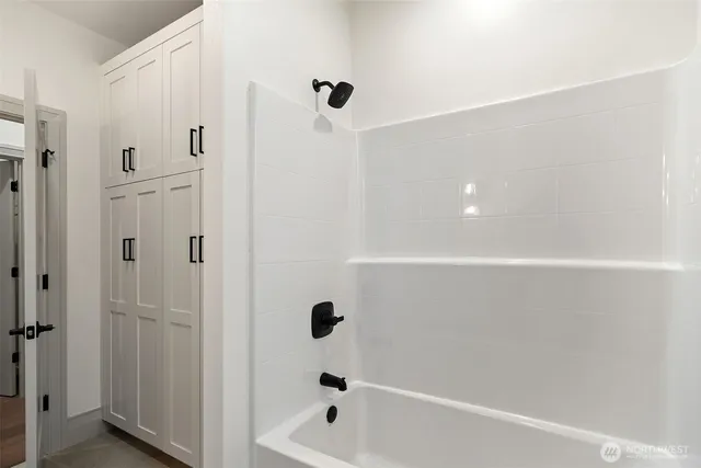 $979,900 | 11 Dover Lane, Sequim, WA 98382