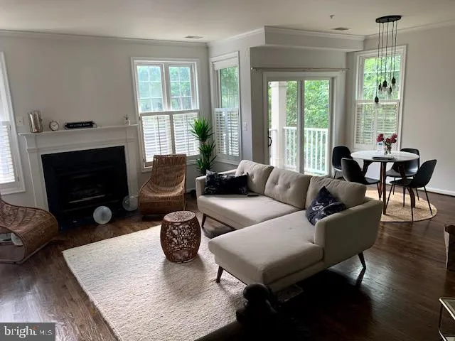 $2,850 | 4651 Longstreet Lane, Unit 104, Alexandria, VA 22311