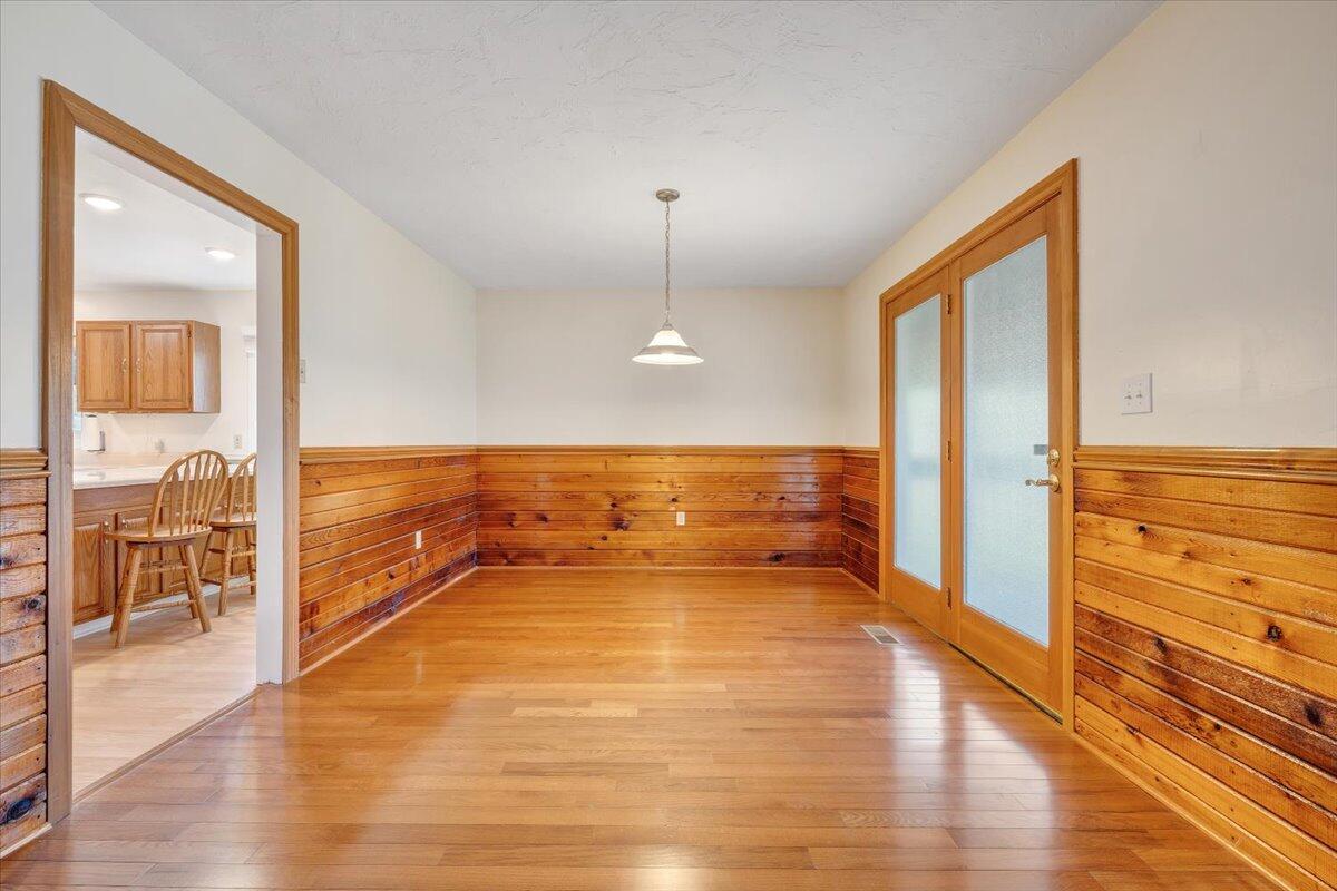 465 Summit Ridge Road Southwest Christiansburg, VA 24073 - Photo 11 of 79 10-MIB08109