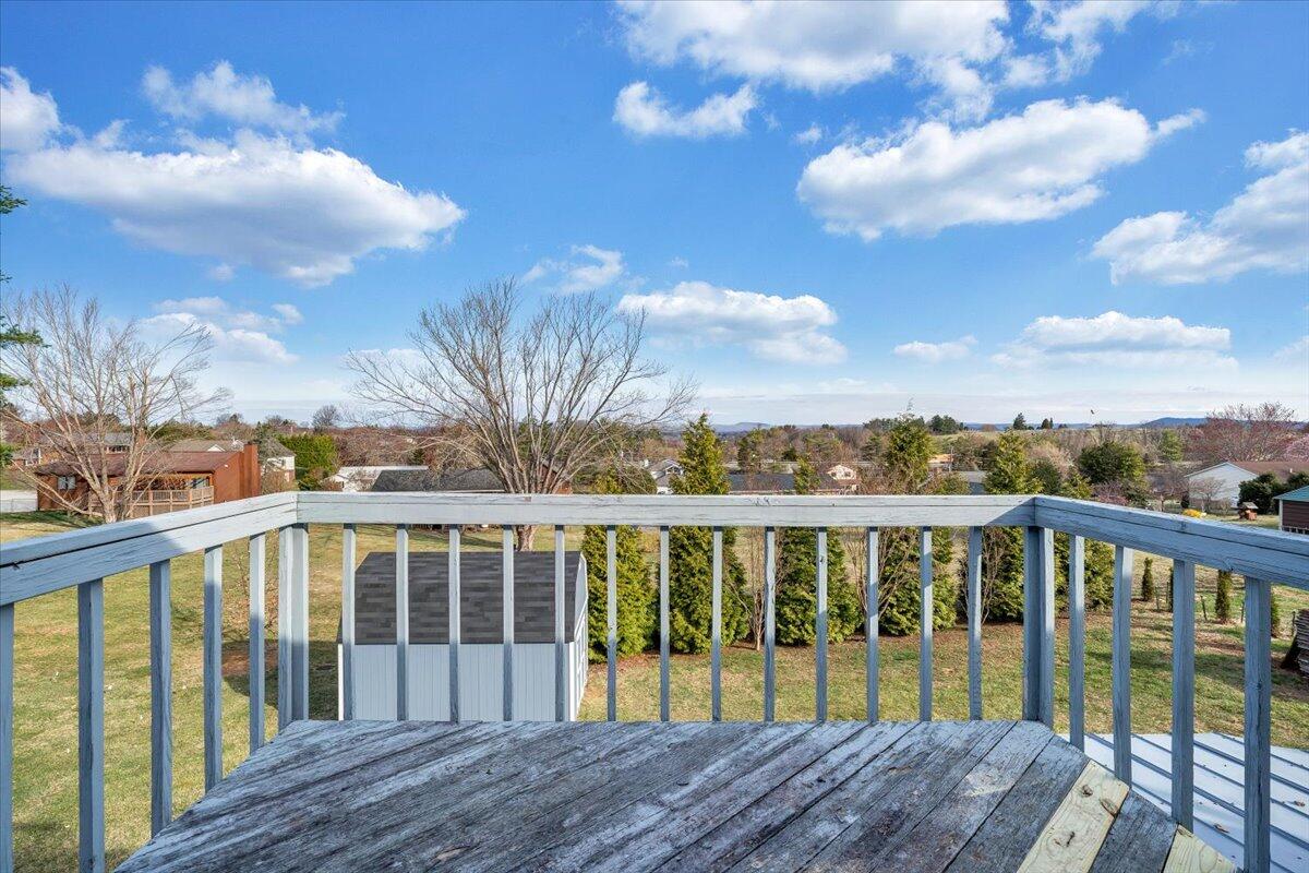 465 Summit Ridge Road Southwest Christiansburg, VA 24073 - Photo 36 of 79 33-MIB08157