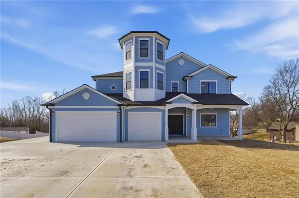 $599,000 | 27135 Webster Court, Weston, MO 64098