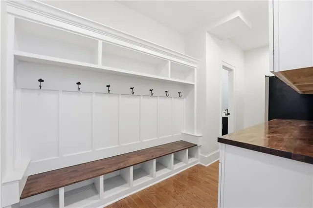 $599,000 | 27135 Webster Court, Weston, MO 64098