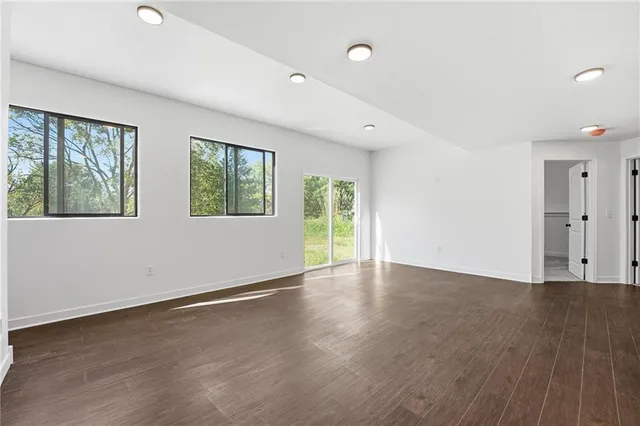 $599,000 | 27135 Webster Court, Weston, MO 64098