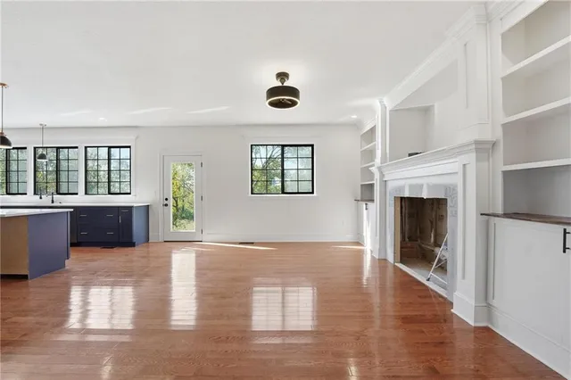 $599,000 | 27135 Webster Court, Weston, MO 64098