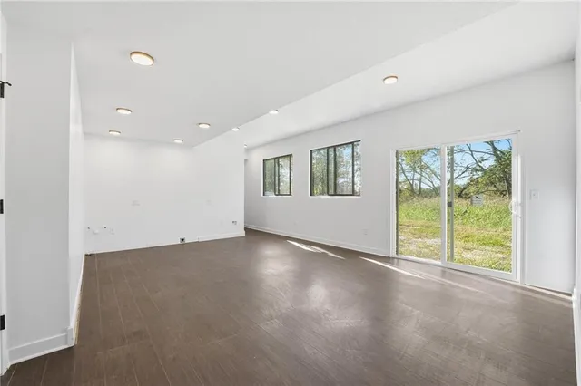 $599,000 | 27135 Webster Court, Weston, MO 64098