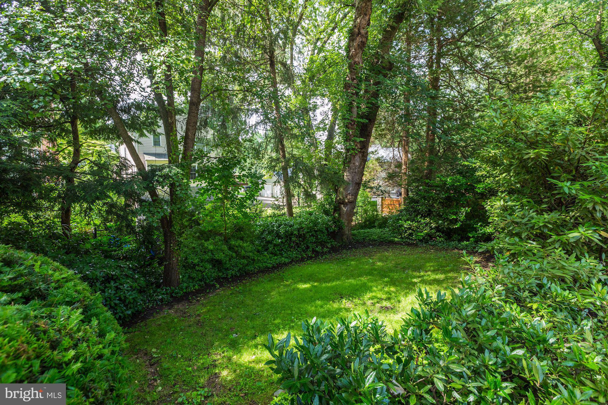 5614 Overlea Road Bethesda, MD 20816 - Photo 20 of 22 Lush rear yard
