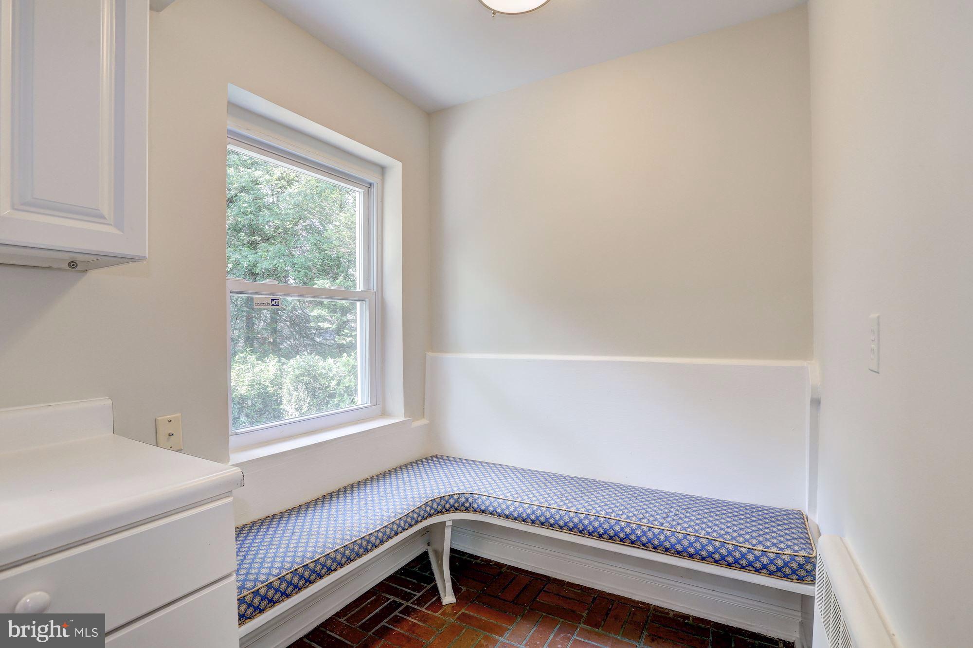 5614 Overlea Road Bethesda, MD 20816 - Photo 10 of 22 Eat-in Kitchen Nook