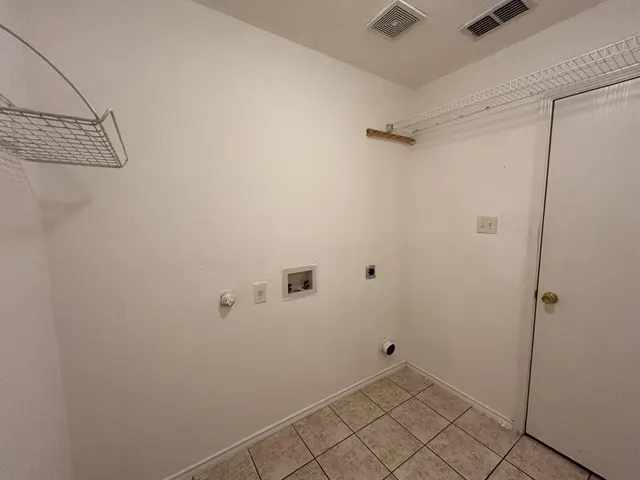 $1,900 | 1820 Southridge Lane, Sherman, TX 75092