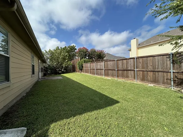 $1,900 | 1820 Southridge Lane, Sherman, TX 75092