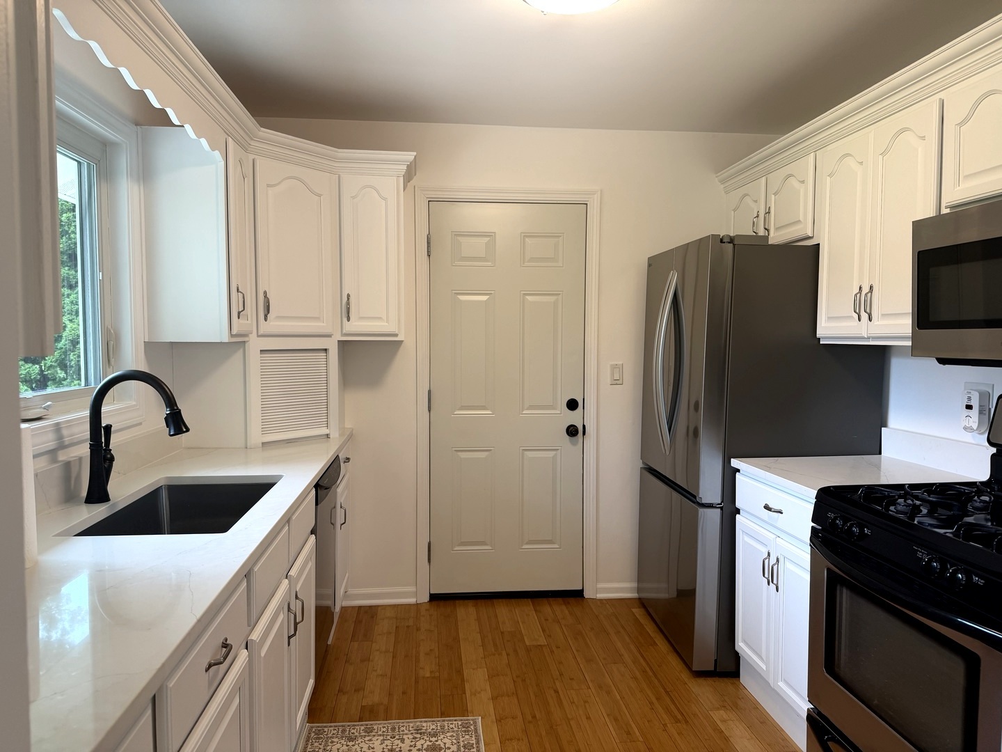 209 North Rivers Drive Lake Bluff, IL 60044 - Photo 15 of 43