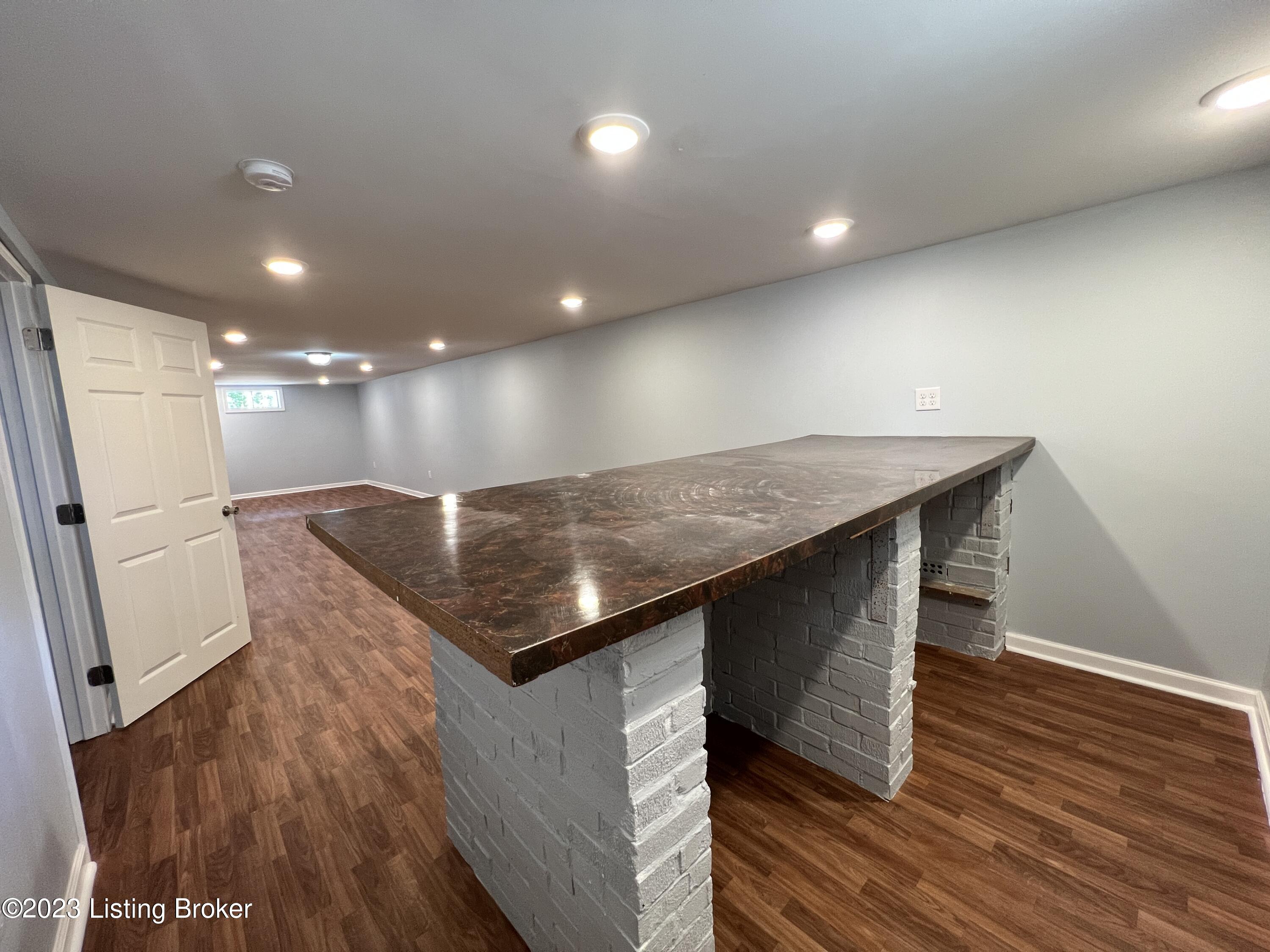 4401 Lambert Road Louisville, KY 40219 - Photo 18 of 24 Basement Bar