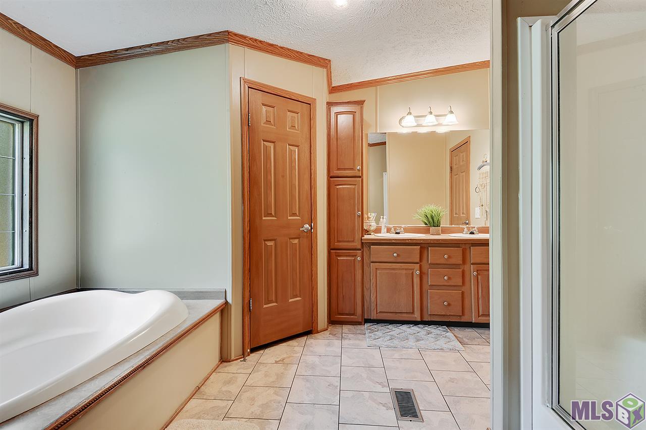 11170 Crossover Road Denham Springs, LA 70726 - Photo 7 of 12