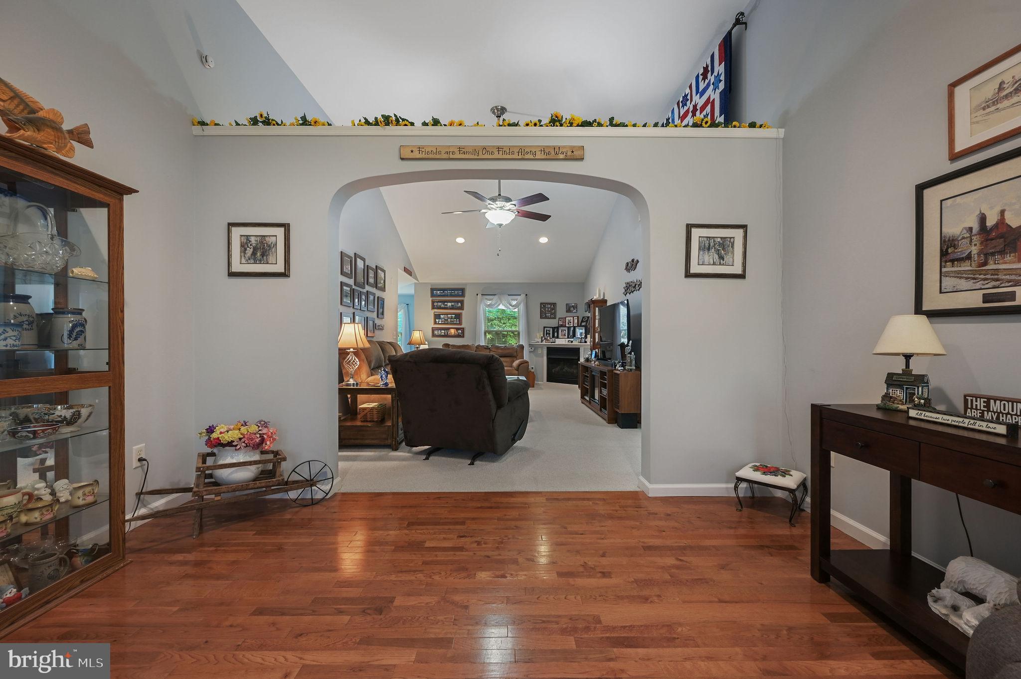 21084 Atlanta Road Seaford, DE 19973 - Photo 4 of 54 Grand Foyer Hardwood Floors