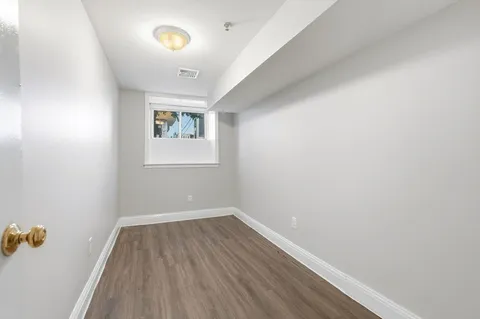 $4,250 | 191 Everett Street, Unit 1, Boston, MA 02128