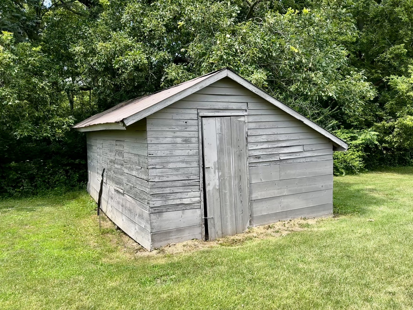 6119 Little Galilee Road Clinton, IL 61727 - Photo 22 of 26 a view of front of a house with a yard