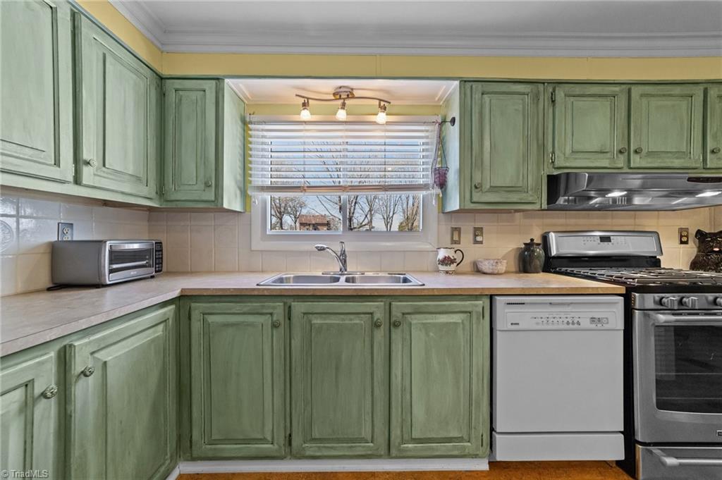 6509 Monnett Road Climax, NC 27233 - Photo 12 of 37