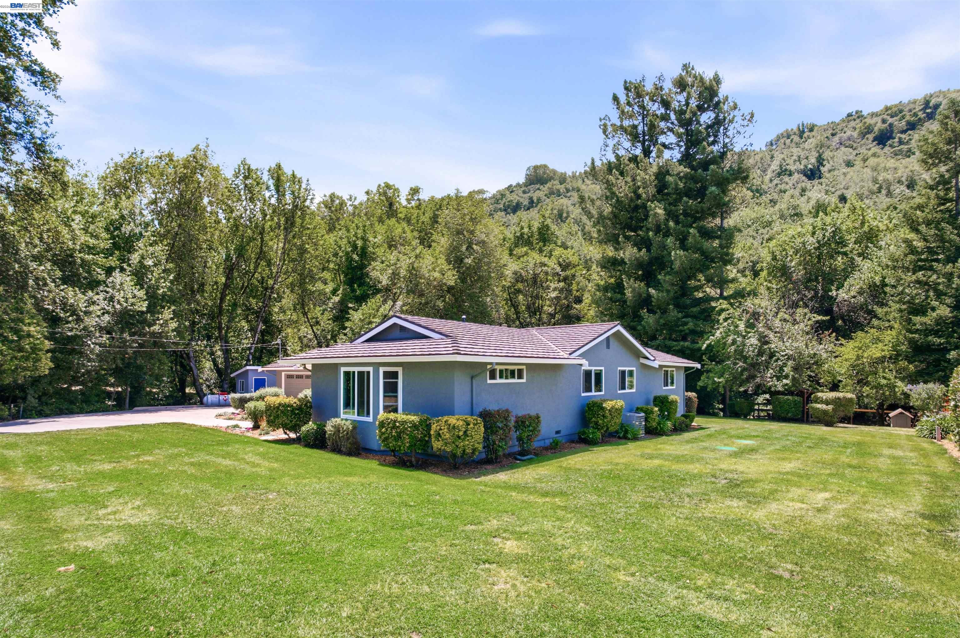 25477 Palomares Road Castro Valley, CA 94552 - Photo 3 of 19