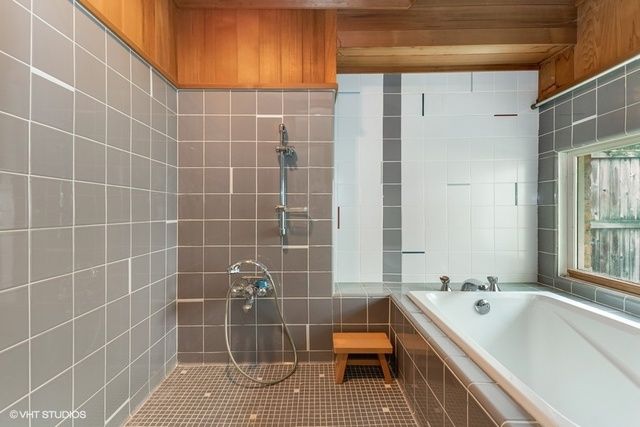 $460,000 | 180 Barberry Road, Highland Park, IL 60035