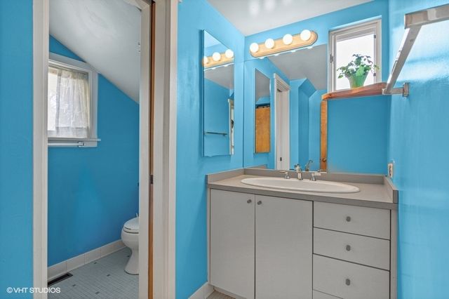 $460,000 | 180 Barberry Road, Highland Park, IL 60035