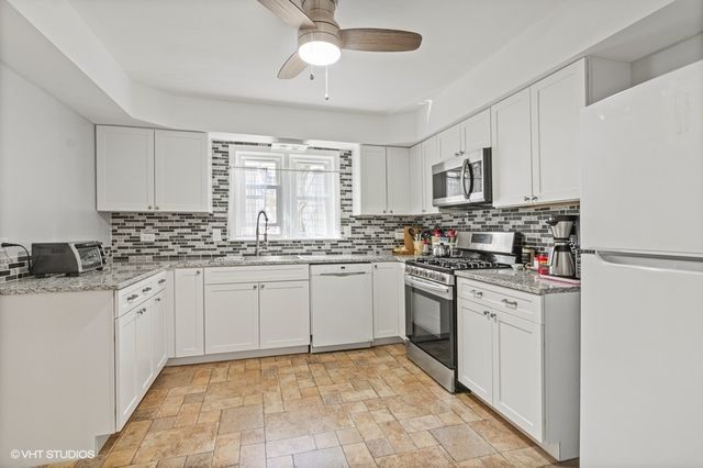 $460,000 | 180 Barberry Road, Highland Park, IL 60035