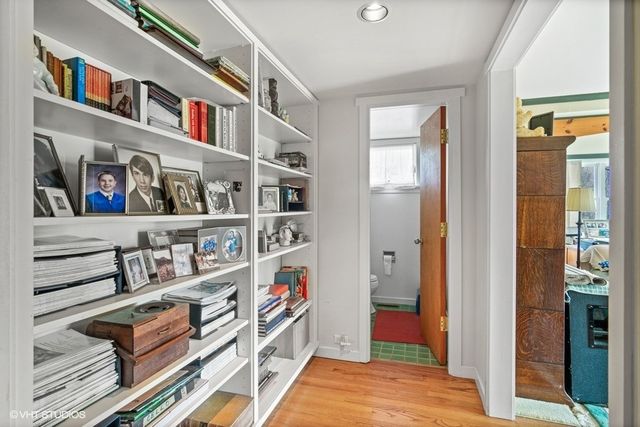 $460,000 | 180 Barberry Road, Highland Park, IL 60035