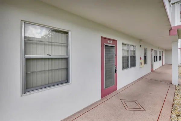 $200,000 | 296 Fanshaw H, Boca Raton, FL 33434