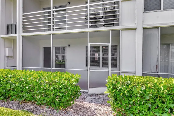 $200,000 | 296 Fanshaw H, Boca Raton, FL 33434