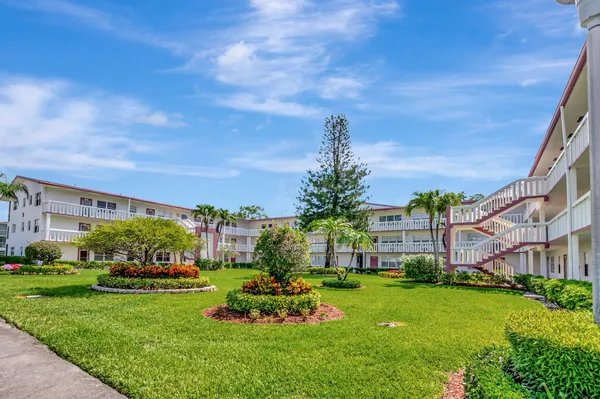 $200,000 | 296 Fanshaw H, Boca Raton, FL 33434