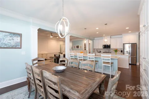 a view of a dining room and livingroom view