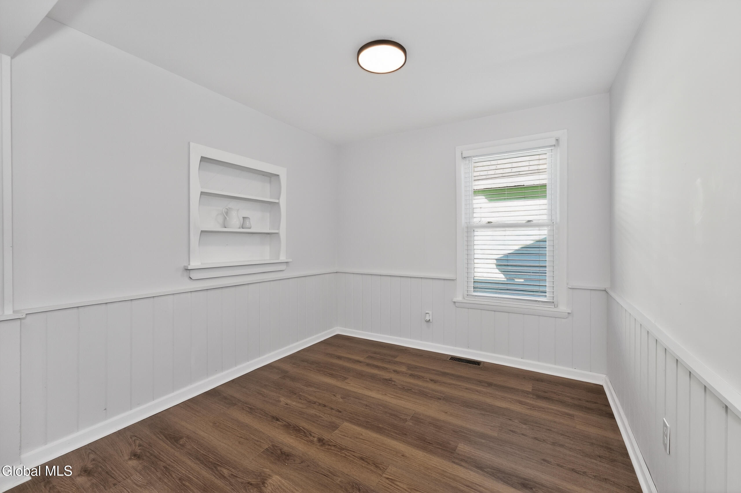 2618 Hendricks Street Rotterdam, NY 12306 - Photo 14 of 44 4 Breakfast Nook 1