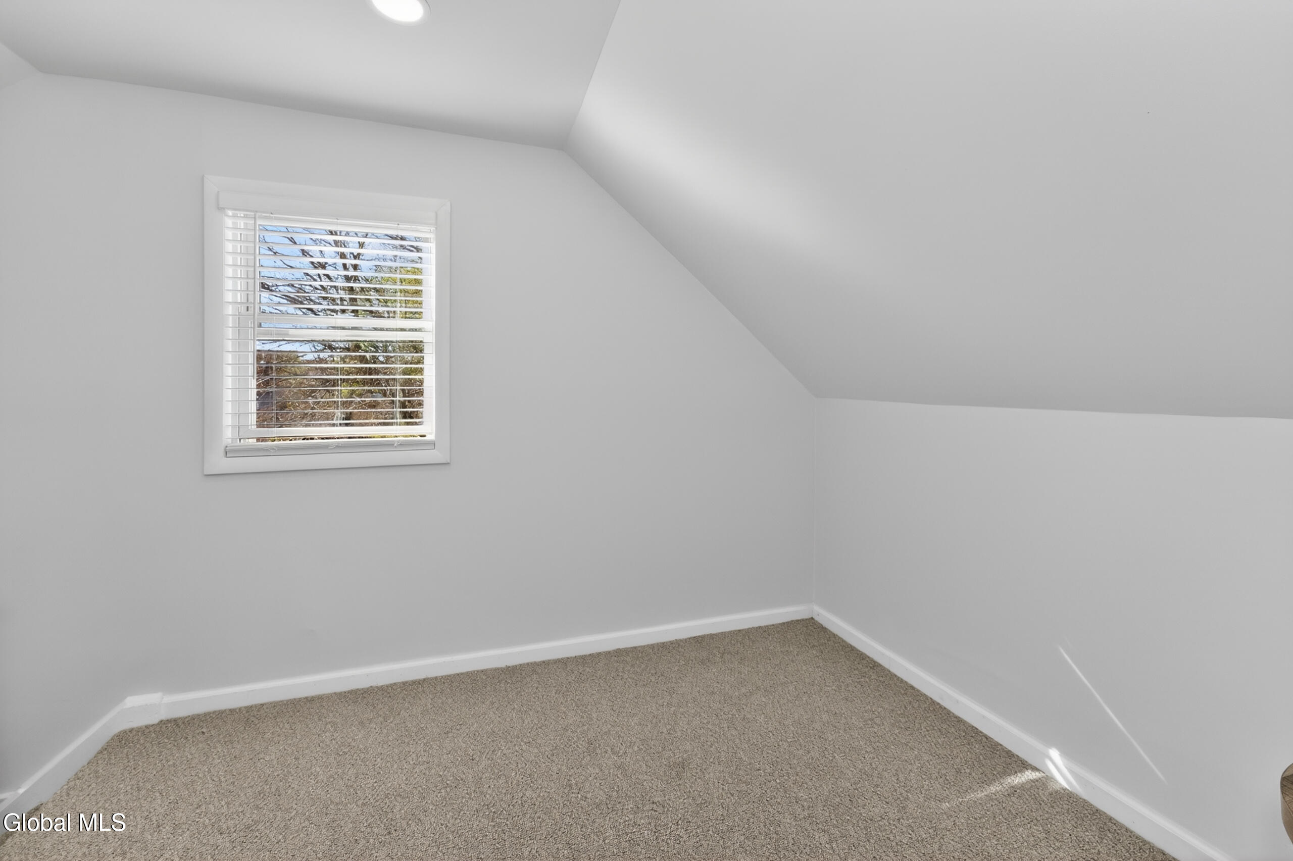 2618 Hendricks Street Rotterdam, NY 12306 - Photo 26 of 44 7 Landing 1