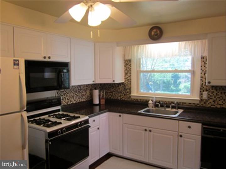 328 Lewis Road Springfield, PA 19064 - Photo 8 of 14