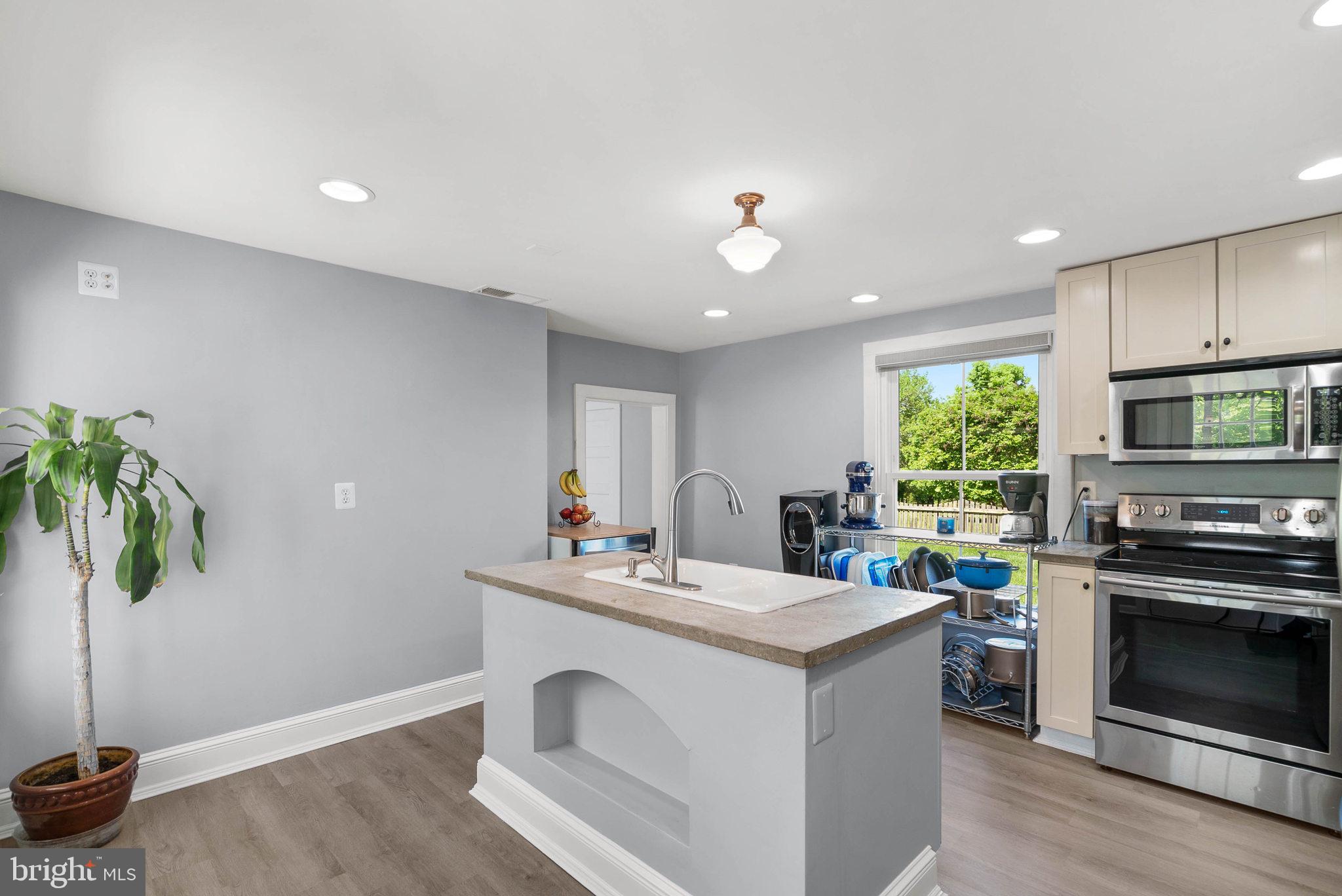 43655 Hay Road Ashburn, VA 20147 - Photo 14 of 61