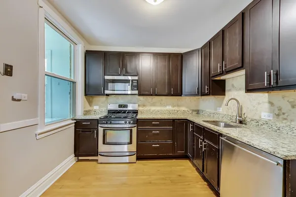 $2,750 | 2646 Ewing Avenue, Unit 2, Evanston, IL 60201