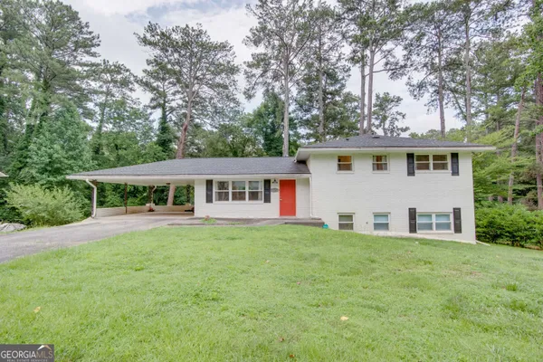 $2,500 | 2752 Arrowood Drive, Unit UPSTAIRS, East Point, GA 30344