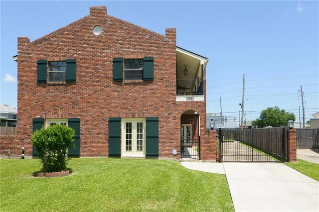 $399,000 | 104 Ducayet Drive, Destrehan, LA 70047