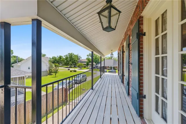 $399,000 | 104 Ducayet Drive, Destrehan, LA 70047