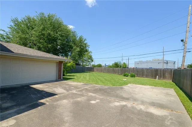 $399,000 | 104 Ducayet Drive, Destrehan, LA 70047