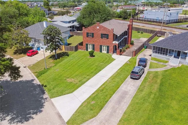 $399,000 | 104 Ducayet Drive, Destrehan, LA 70047